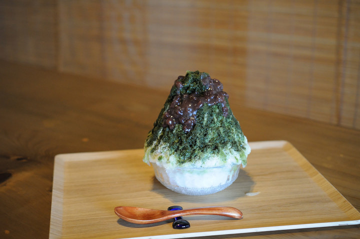 新緑の小富士山のかき氷